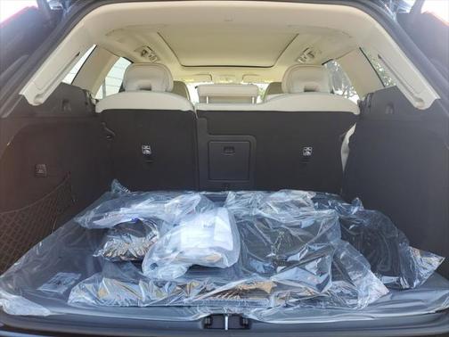 2025 Volvo XC60 Plug-In Hybrid T8 Ultra