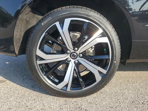 2025 Volvo XC60 Plug-In Hybrid T8 Ultra