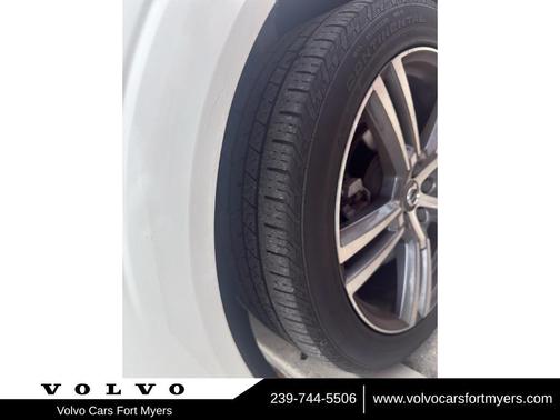 2021 Volvo XC60 T5 Momentum