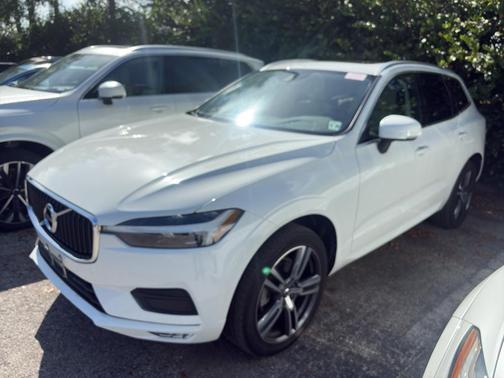 Ice White 2021 Volvo XC60 T5 Momentum