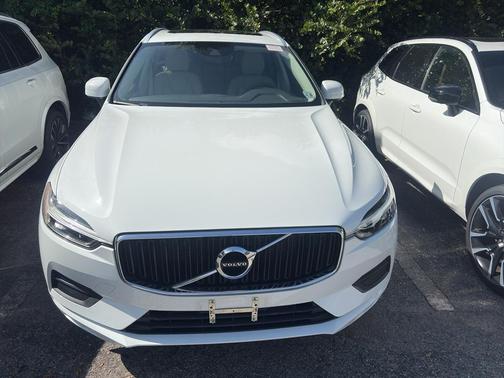 Ice White 2021 Volvo XC60 T5 Momentum