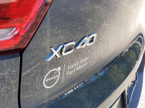2026 Volvo XC40 B5 Plus