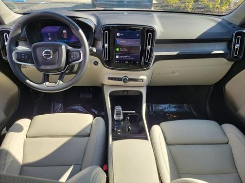 2025 Volvo XC40 B5 Plus Dark Theme