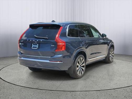 2025 Volvo XC90 B5 Core