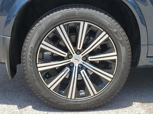 2025 Volvo XC90 B5 Core