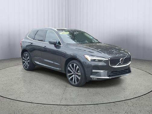 2023 Volvo XC60 B5 Ultimate Bright Theme