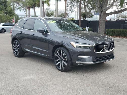 2023 Volvo XC60 B5 Ultimate Bright Theme