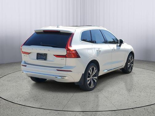 2022 Volvo XC60 B5 Inscription