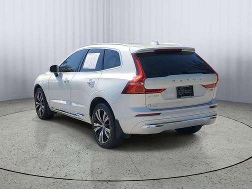 2022 Volvo XC60 B5 Inscription