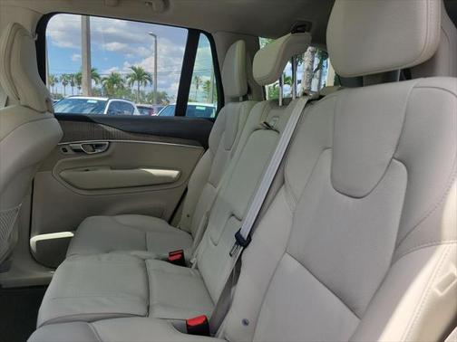 2025 Volvo XC90 B6 Plus 7-Seater