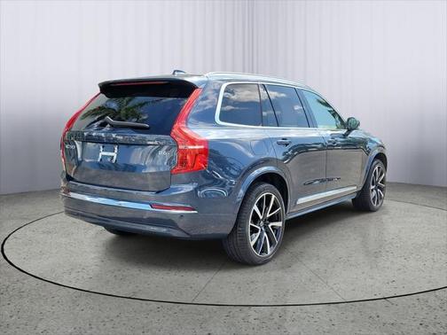 2025 Volvo XC90 B6 Plus 7-Seater