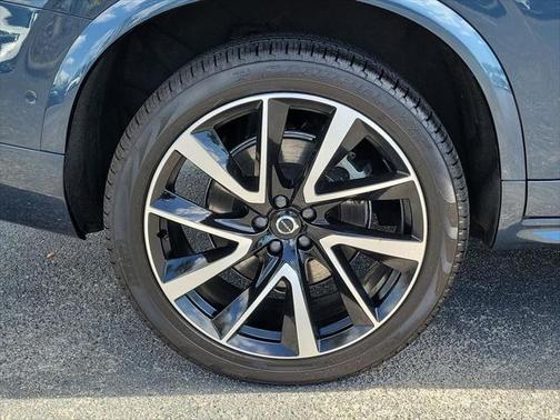 2025 Volvo XC90 B6 Plus 7-Seater