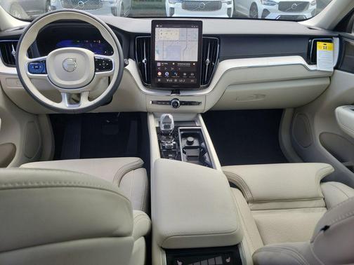 2026 Volvo XC60 B5 Ultra