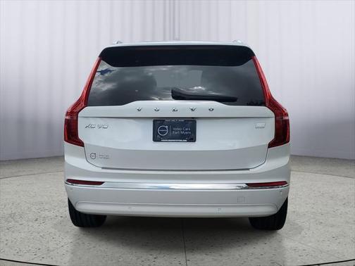 2024 Volvo XC90 Recharge Plug-In Hybrid T8 Ultimate Bright Theme 7-Seater