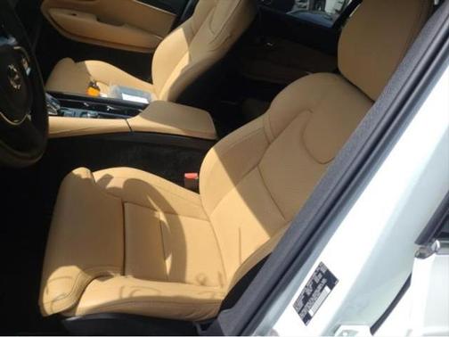 2024 Volvo XC90 Recharge Plug-In Hybrid T8 Ultimate Bright Theme 7-Seater