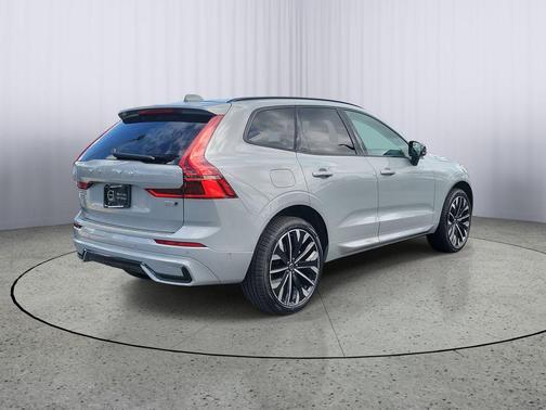 2026 Volvo XC60 B5 Ultra