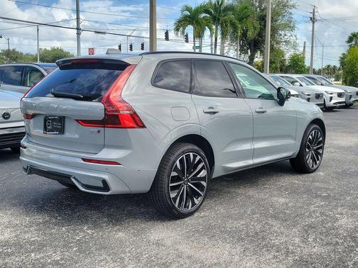 2026 Volvo XC60 B5 Ultra