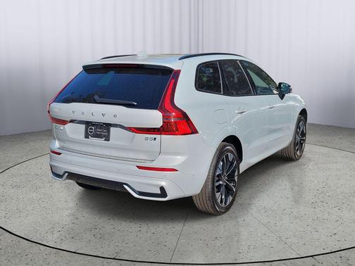 2026 Volvo XC60 B5 Plus