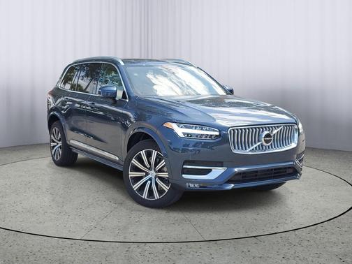2025 Volvo XC90 B5 Core