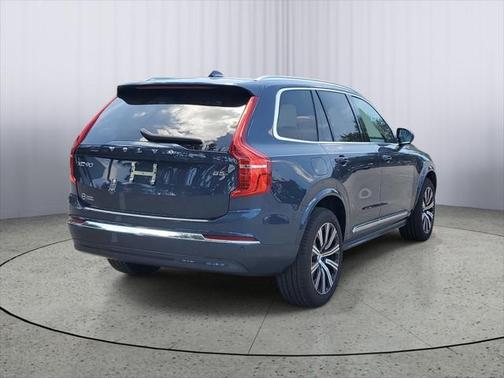 2025 Volvo XC90 B5 Core