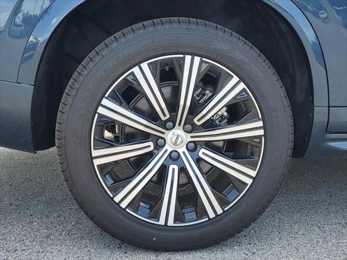 2025 Volvo XC90 B5 Core