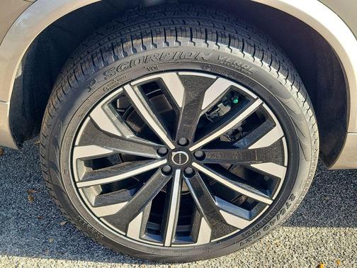 2026 Volvo XC90 Plus, B5 AWD Gas (mild hybrid), Gasoline, Bright, 7 Seats