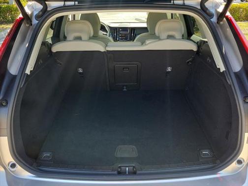 2025 Volvo XC60 B5 Core