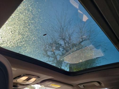 Crystal White Pearl 2026 Volvo XC90 Core, B6 AWD Gas (mild hybrid), Gasoline, Bright, 7 Seats