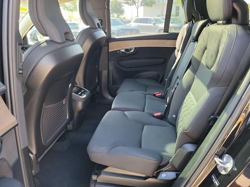 Onyx Black Metallic 2026 Volvo XC90 Plus, B5 AWD Gas (mild hybrid), Gasoline, Bright, 7 Seats