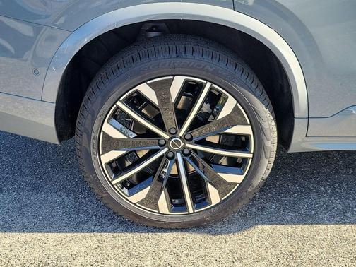 Vapour Grey Metallic 2026 Volvo XC90 Ultra Dark Theme, B6 AWD Gas (mild hybrid), Gasoline, 7 Seats