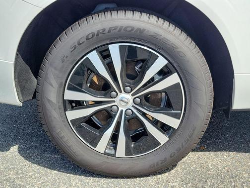 2025 Volvo XC60 Plug-In Hybrid T8 Core