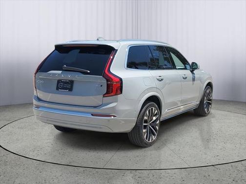 2025 Volvo XC90 B6 Plus 7-Seater