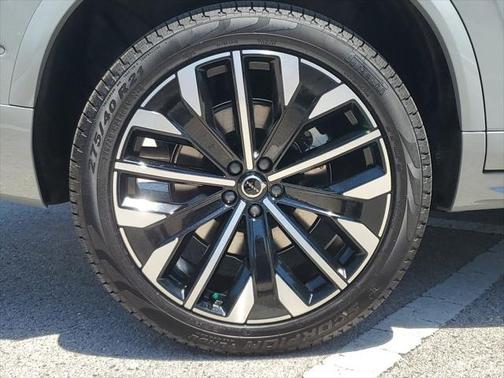 2025 Volvo XC90 B6 Plus 7-Seater