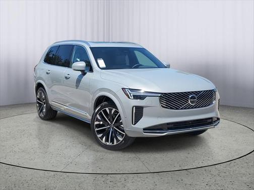 2025 Volvo XC90 B6 Plus 7-Seater