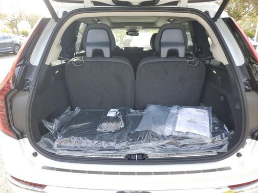 2026 Volvo XC90 Plus, B6 AWD Gas (mild hybrid), Gasoline, Bright, 7 Seats