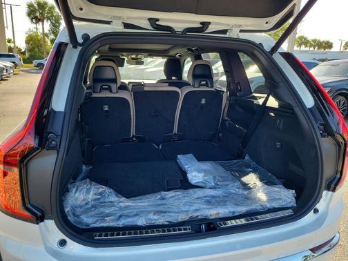 Crystal White Pearl 2026 Volvo XC90 Plus, B5 AWD Gas (mild hybrid), Gasoline, Bright, 7 Seats