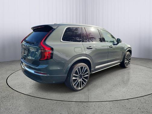 Forest Lake 2027 Volvo XC90 Plus