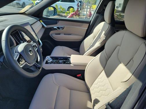 Forest Lake 2027 Volvo XC90 Plus