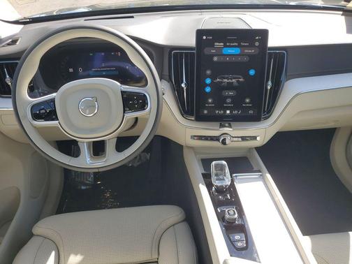 2026 Volvo XC60 B5 Ultra