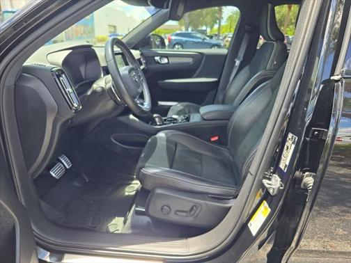 2019 Volvo XC40 T5 R-Design