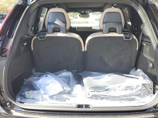 2026 Volvo XC90 Ultra Dark Theme, B6 AWD Gas (mild hybrid), Gasoline, 7 Seats