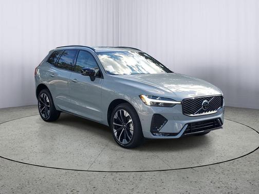 2026 Volvo XC60 B5 Plus