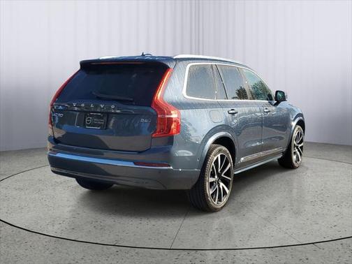 2024 Volvo XC90 B6 Plus Bright Theme 7-Seater