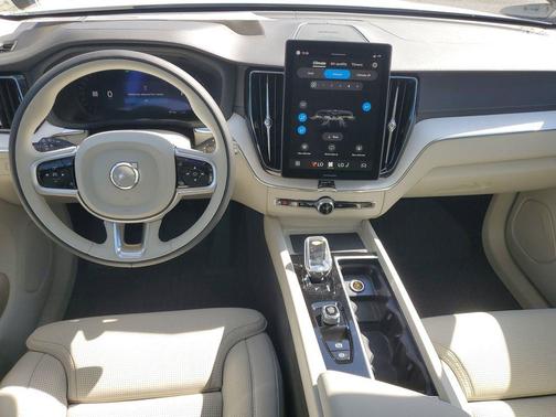 2026 Volvo XC60 B5 Ultra