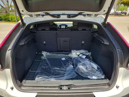 2024 Volvo C40 Recharge Pure Electric Twin Core