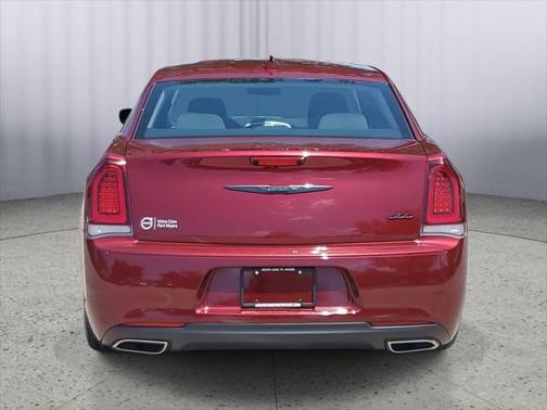 2022 Chrysler 300 Touring