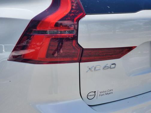 2026 Volvo XC60 B5 Core