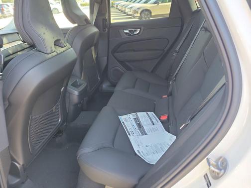 Crystal White Metallic 2026 Volvo XC60 B5 Core