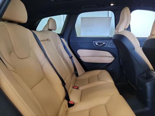 2025 Volvo XC60 Plug-In Hybrid T8 Ultra