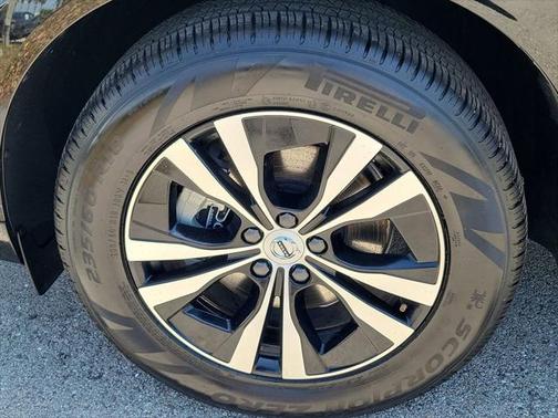 2025 Volvo XC60 B5 Core